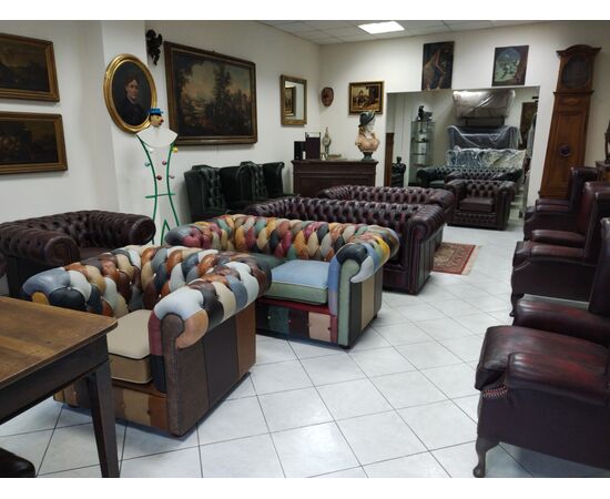 Divani e poltrone chesterfield inglesi originali nuovi e vintage 