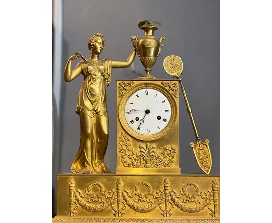 Orologio Impero con figura femminile