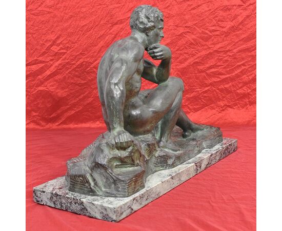 ART DECO, ANTICHE SCULTURE IN BRONZO, UOMO SEDUTO, SCULTORE FRANCESE, XX SECOLO. (STB79)   