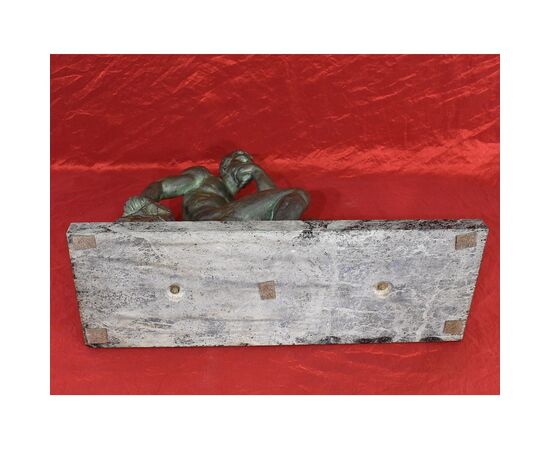 ART DECO, ANTICHE SCULTURE IN BRONZO, UOMO SEDUTO, SCULTORE FRANCESE, XX SECOLO. (STB79)   