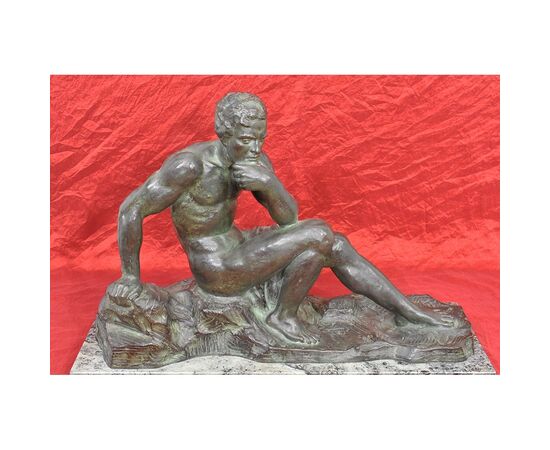 ART DECO, ANTICHE SCULTURE IN BRONZO, UOMO SEDUTO, SCULTORE FRANCESE, XX SECOLO. (STB79)   