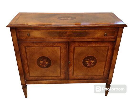 Credenza lombarda 