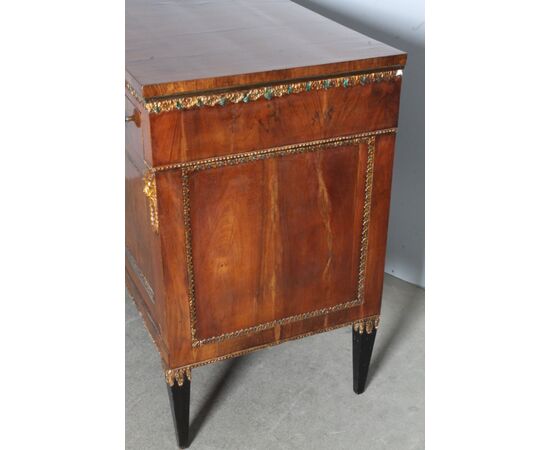 Antica splendida credenza Impero 1830 noce Umbria.  Mis 129 x 57  Servante