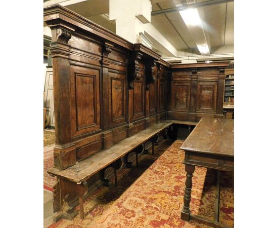 DARB228 - Boiserie in noce con panca, misura massima cm L 400 x H 215 x P 162   