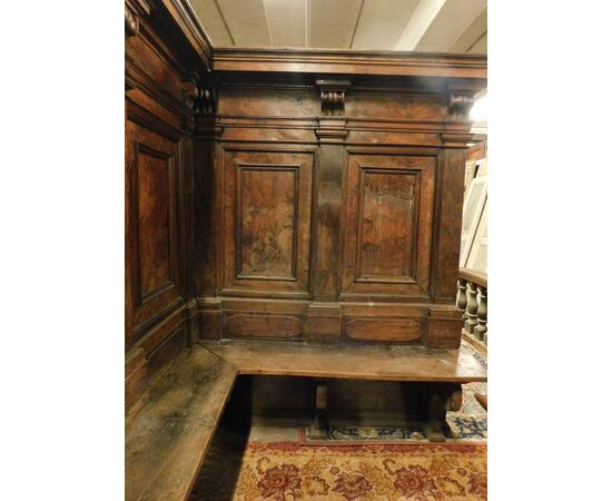 DARB228 - Boiserie in noce con panca, misura massima cm L 400 x H 215 x P 162   