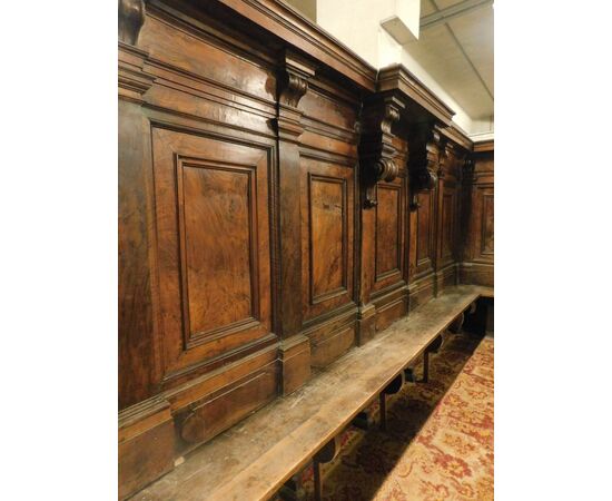 DARB228 - Boiserie in noce con panca, misura massima cm L 400 x H 215 x P 162   