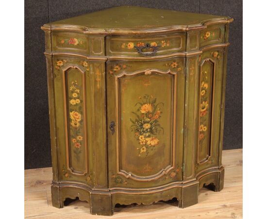 Painted corner cupboard in Venetian style of the 20th century