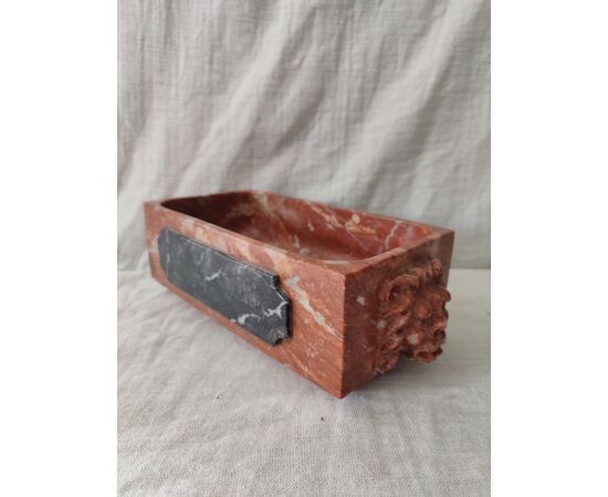 Bellissimo portagioie in marmo rosso Verona con intarsio - 15 x 30 cm