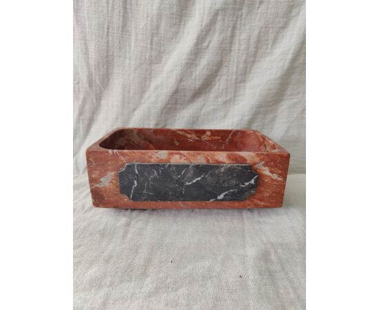 Bellissimo portagioie in marmo rosso Verona con intarsio - 15 x 30 cm