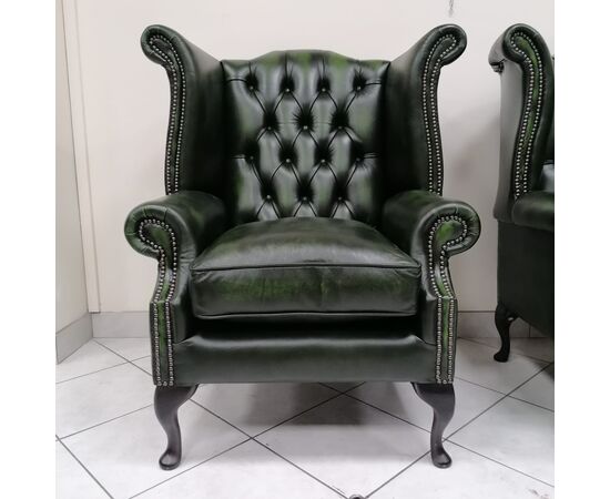 Poltrona chesterfield Queen Anne nuova inglese originale in pelle bordeaux, verde e marrone 