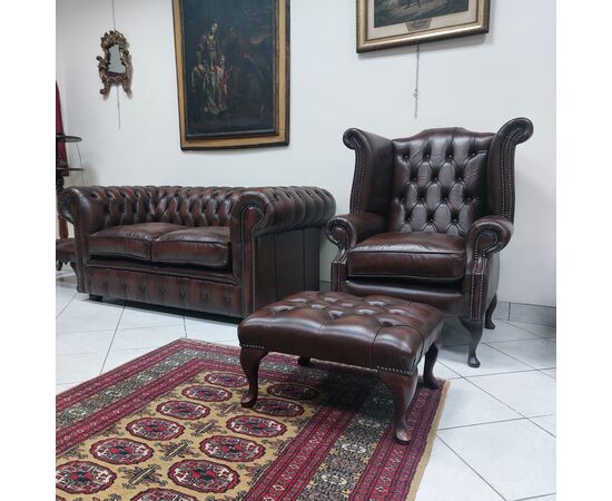 Poltrona chesterfield Queen Anne nuova inglese originale in pelle bordeaux, verde e marrone 