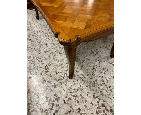 Tavolo Provenzale Con piano Parquettato di Fine 1800 in legno di ciliegio allungabile