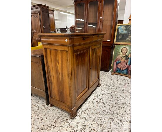 Credenza Francese Stile Luigi Filippo in Legno di noce XIX secolo con 2 ante e 2 cassetti