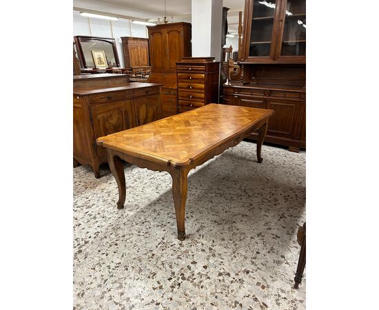 Tavolo Provenzale Con piano Parquettato di Fine 1800 in legno di ciliegio allungabile