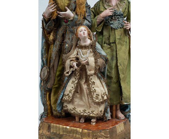 Gruppo scultoreo antico raffigurante Sant'Anna San Gioacchino e la Madonna bambina. Napoli XIX secolo.