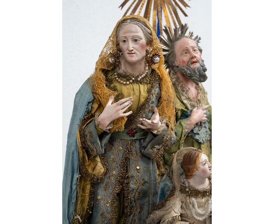 Gruppo scultoreo antico raffigurante Sant'Anna San Gioacchino e la Madonna bambina. Napoli XIX secolo.