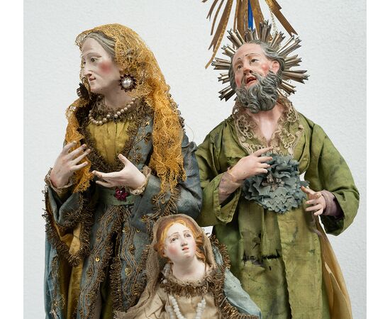 Gruppo scultoreo antico raffigurante Sant'Anna San Gioacchino e la Madonna bambina. Napoli XIX secolo.