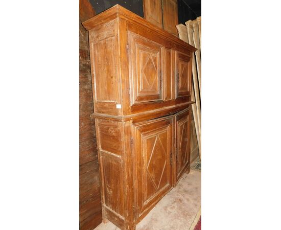 ARM209 - Credenza in noce, epoca '700, misure cm L 160 x H 191 x P 42  