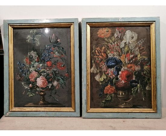 Coppia di nature morte con fiori primi del XVIII secolo - Toscana tempera su cartone - Cornici antiche