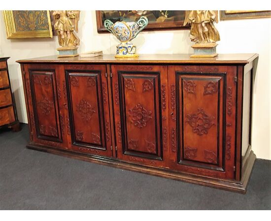 Favolosa credenza a quattro ante