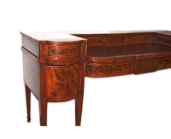 Grande credenza sideboard inglese stile Vittoriano del 1800 in mogano e piuma di mogano