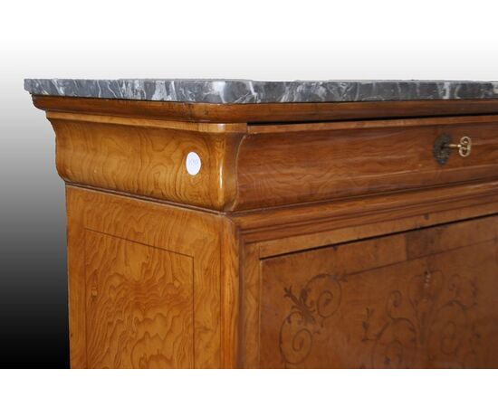 Secretaire francese del 1800 stile Carlo X finemente intarsiato