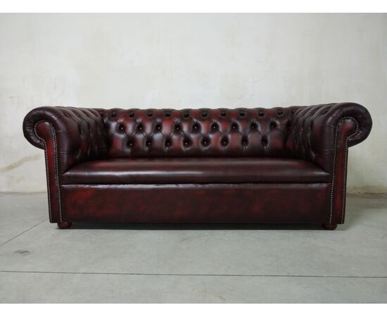 Divani e poltrone chesterfield inglesi originali nuovi e vintage 