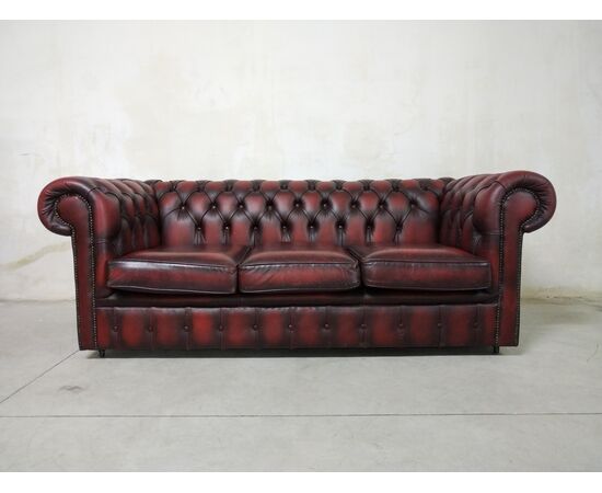 Divani e poltrone chesterfield inglesi originali nuovi e vintage 