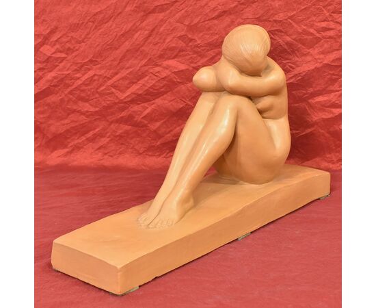 SCULTURE ART DECO IN TERRACOTTA, NUDO DI DONNA ACCOVACCIATA, AMEDEO GENNARELLI. (STTE86)