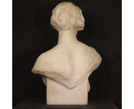 Great marble sculpture bust of woman