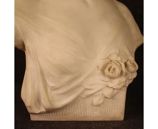 Great marble sculpture bust of woman