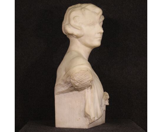 Great marble sculpture bust of woman