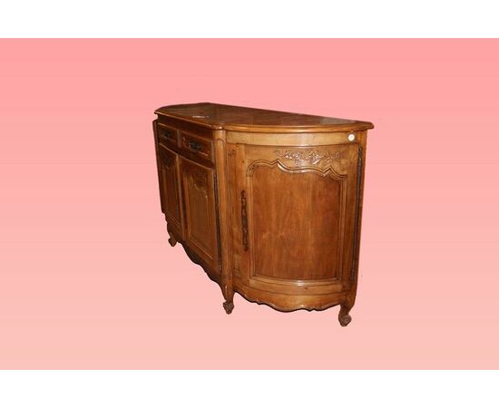 Credenza scantonata francese stile Provenzale in legno di ciliegio intagliato di inizio 1900