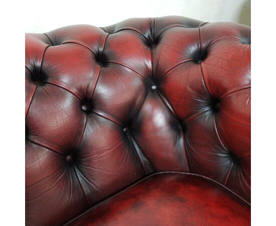 Divano Chesterfield club 3 posti inglese originale vintage in pelle rosso bordeaux anticato 