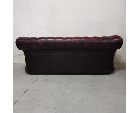 Divano Chesterfield club 3 posti inglese originale vintage in pelle rosso bordeaux anticato 