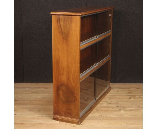 Pair of Italian bookcases in walnut wood with glass doors