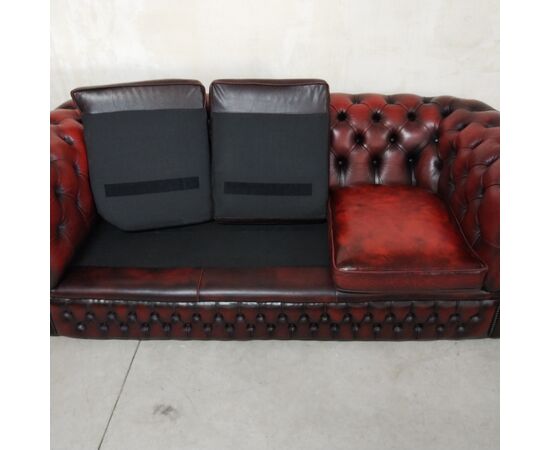 Divano Chesterfield club 3 posti inglese originale vintage in pelle rosso bordeaux anticato 