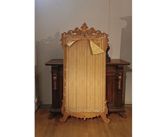 EARLY 19th CENTURY GOLDEN MIRROR WITH COAT OF ARMS