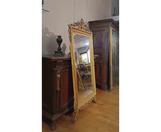 EARLY 19th CENTURY GOLDEN MIRROR WITH COAT OF ARMS