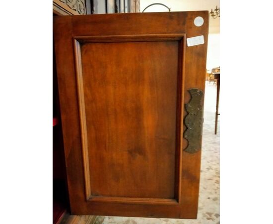 Credenza doppio corpo Italiana finemente intagliata stile Rinascimento di inizio 1900