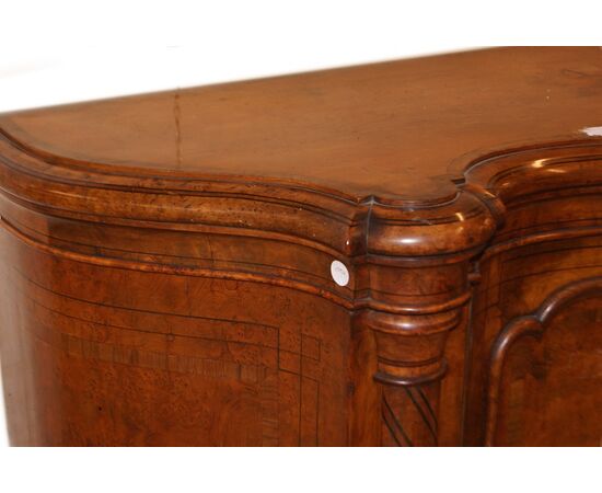 Servante sideboard inglese di metà 1800 stile Vittoriano in legno di olmo