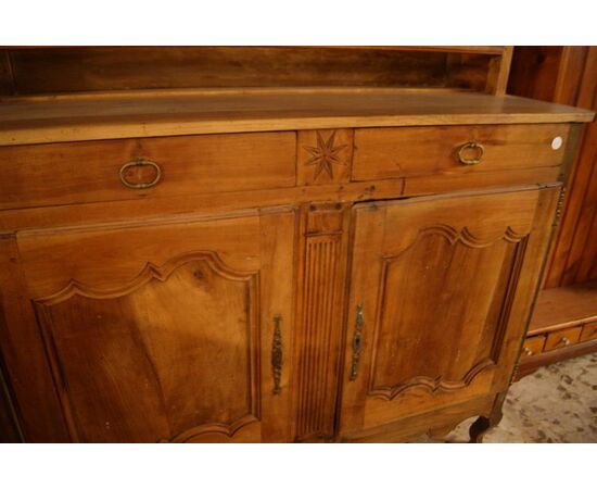 Antica credenza piattaia francese Provenzale del 1800 doppio corpo in ciliegio