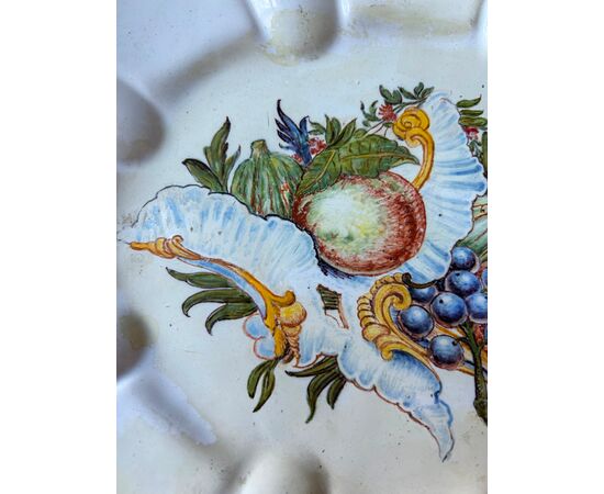 Vassoio alla frutta barocca , in maiolica , XVIII secolo , manifattura Antonibon