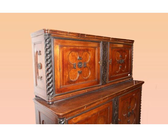 Bellissima Credenza italiana doppio corpo particolare eclettica