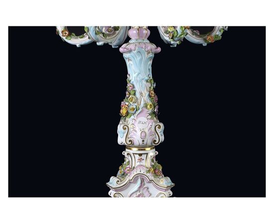 Candelabro a 7 fiamme in porcellana Meissen decorata