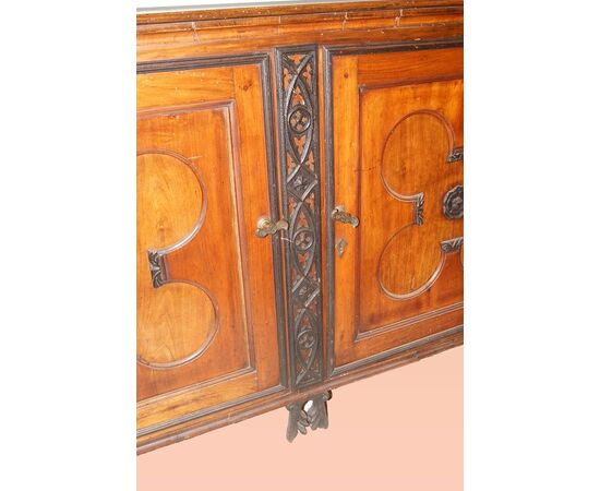 Bellissima Credenza italiana doppio corpo particolare eclettica