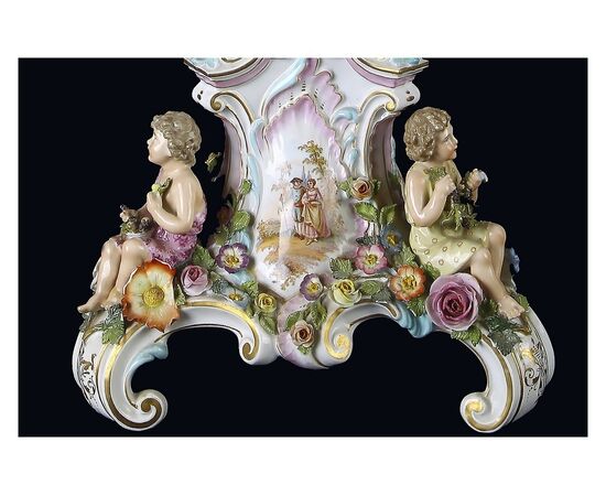 Candelabro a 7 fiamme in porcellana Meissen decorata