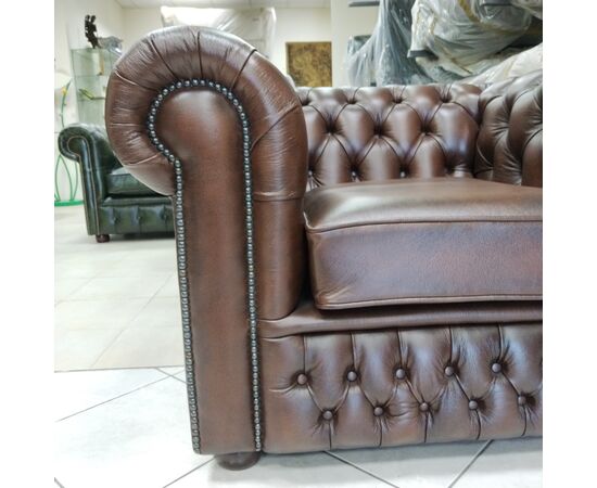 Poltrona chesterfield club inglese originale nuova in pelle marrone 