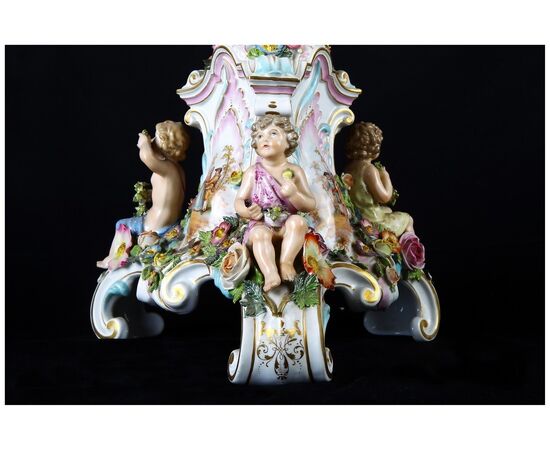 Candelabro a 7 fiamme in porcellana Meissen decorata