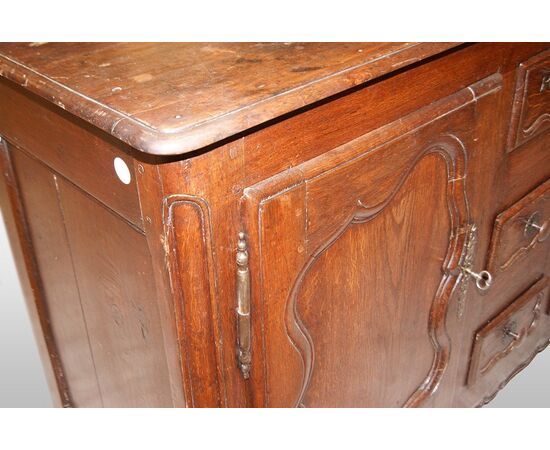 Credenza provenzale in legno di castagno del 1800 con intagli